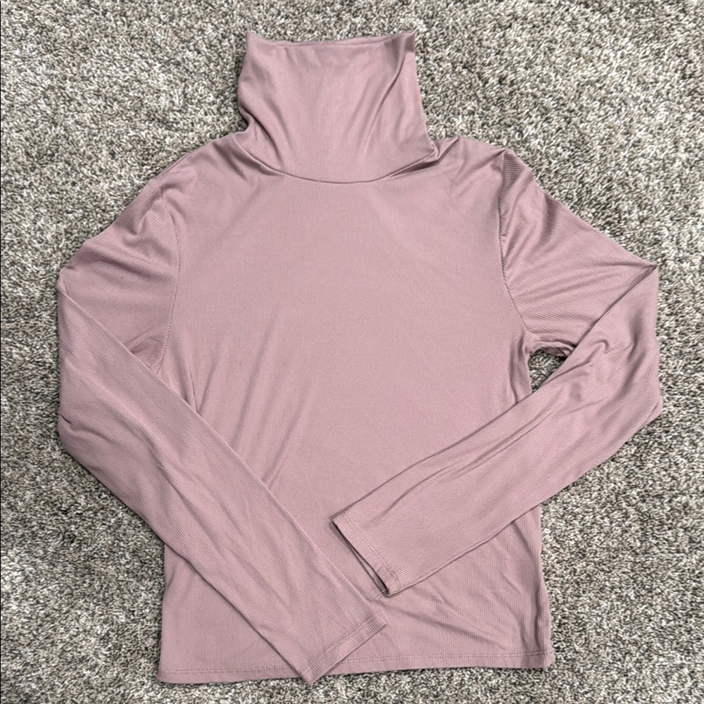 Women’s Mauve Ribbed Turtleneck